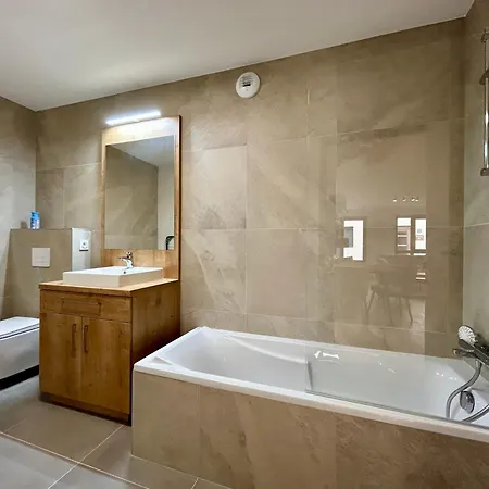 Homency - L'expression D02 Apartament *
